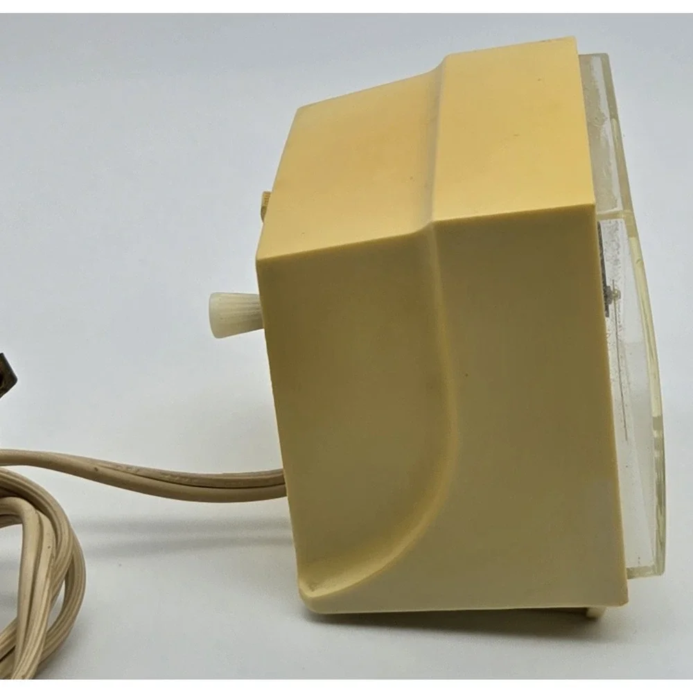 Westclox Bold II Model 22189‎ Beige Vintage Electric Clock USA Made